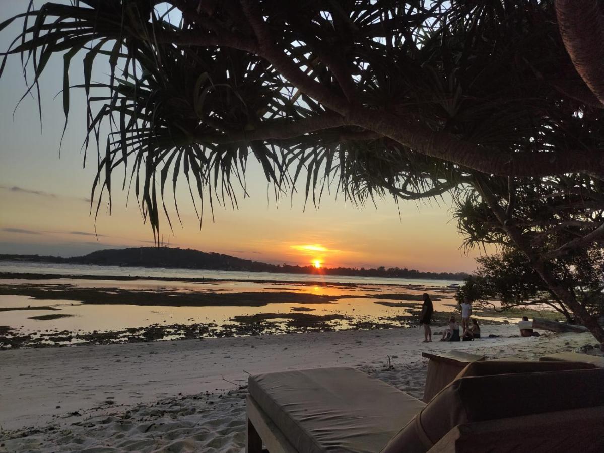 Bungalow Cafe Gili Beachfront Gili Meno Εξωτερικό φωτογραφία